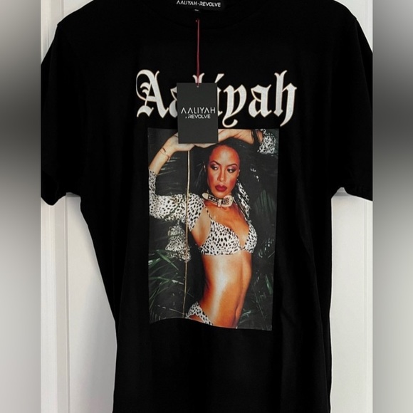 🌺 Revolve x Aaliyah “In The Jungle” OVERSIZED T Shirt - Picture 2 of 3